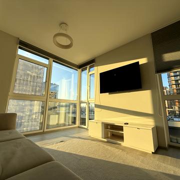 Джона Маккейна вул. (Івана Кудрі), 1-Б