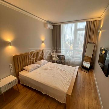 Жилянська вул., 68