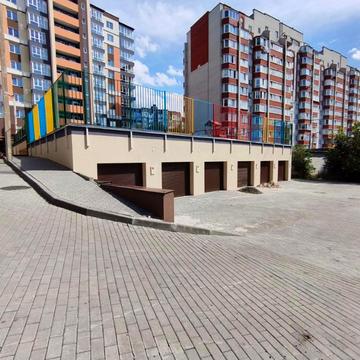 Максима Залізняка вул., 7