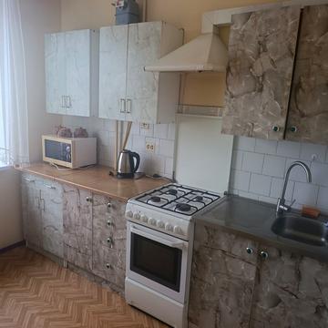 Івана Величковського вул., 2