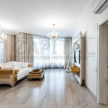 Андрія Верхогляда вул. (Михайла Драгомирова), 5