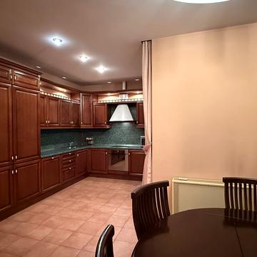 Павлівська вул., 17