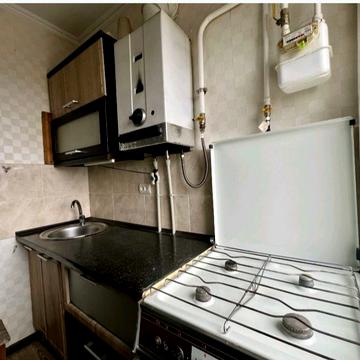 Грушевського вул., 1Б