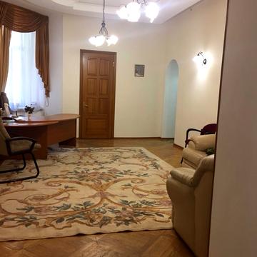 Кінна вул., 14