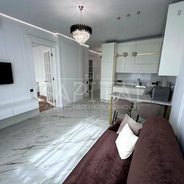 Річкова вул., 4