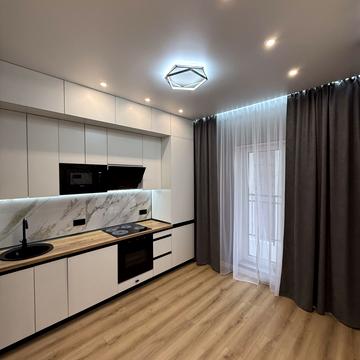 Центральна вул., 33