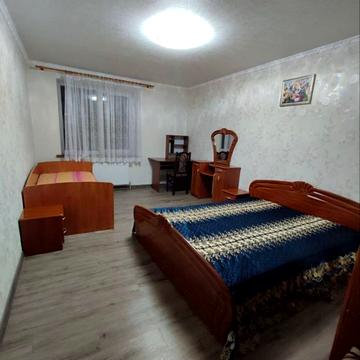 Олександра Довженка вул., 16