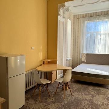 Преображенська вул., 60