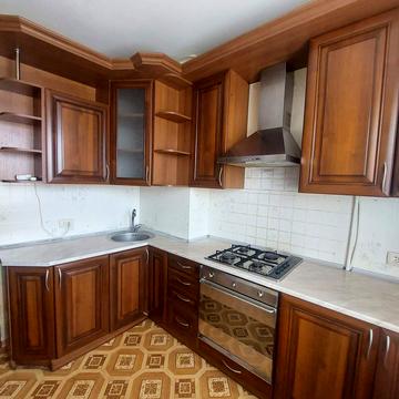 Небесної Сотні просп. (Маршала Жукова), 12