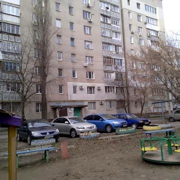 Небесної Сотні просп. (Маршала Жукова), 32