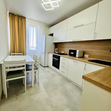 Леоніда Перфецького вул., 2а