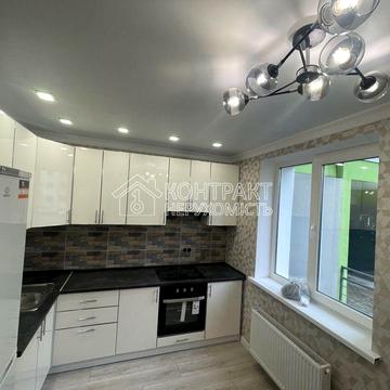 Миру вул., 53