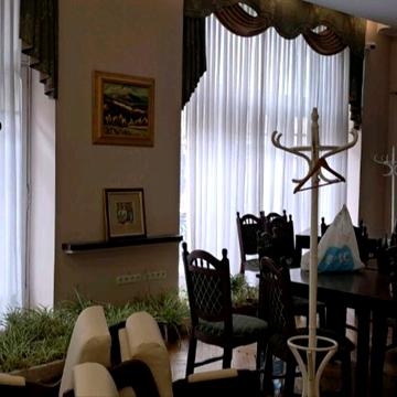 Остапа Нижанківського вул., 2/4