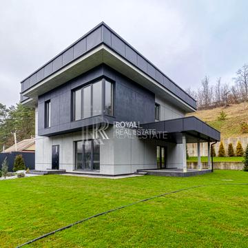 Генерала Ватутіна пров., 13