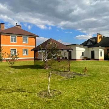 Центральна вул.