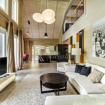 Дніпровська набережна вул.