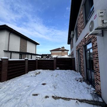 Січова вул., 18