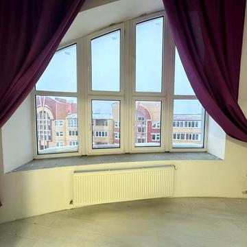 Довженка вул., 14