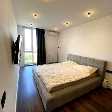 Вячеслава Чорновола просп. (), 69а