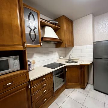 Михайла Грушевського вул., 30в