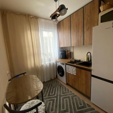 Олексія Різниченка вул. (Співдружності), 38