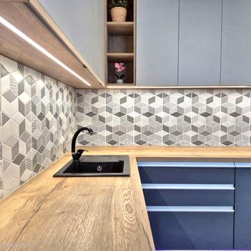 Воскресенська вул., 16