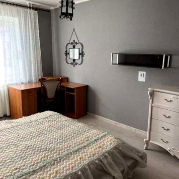 Олени Пчілки вул., 2-Б