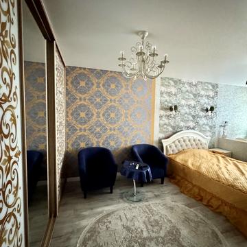 Академіка Сахарова вул., 40/1