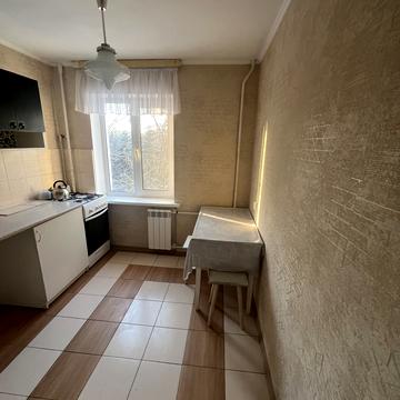 Михайла Донця вул., 11