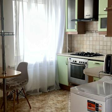 Велика Васильківська вул. (Червоноармійська), 114