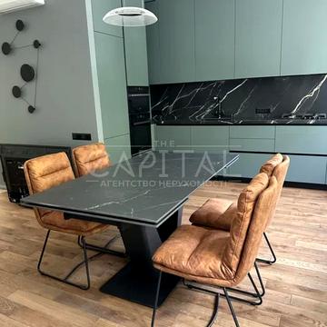 Воздвиженська вул., 28/30