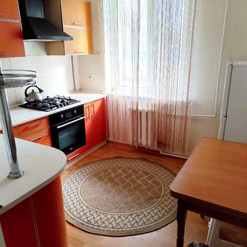 Варшавська вул., 68