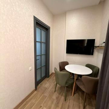 Залізнична вул., 19