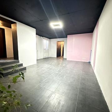 Братська вул., 24