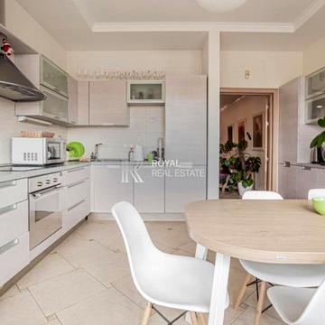 Тараса Шевченка бульв., 11