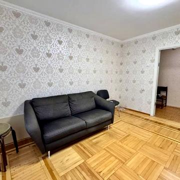 Терещенківська вул. (Червоного Козацтва), 10