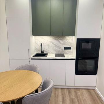 Салютна вул., 2к8