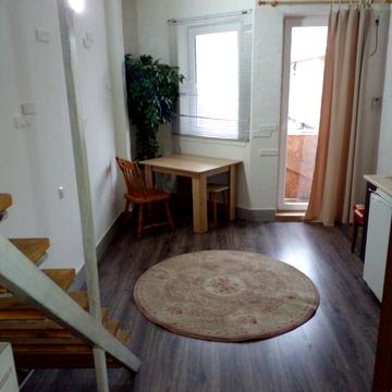 Андріївкого, 10/12