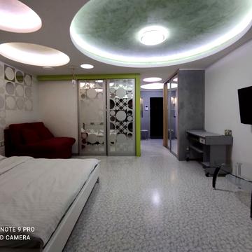 Лесі Українки бульв., 20/22