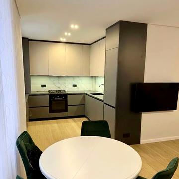 Володимира Івасюка вул., 10