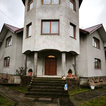 Володимирська вул.