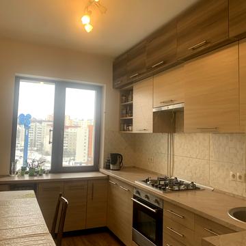 Івана Миколайчука вул., 16