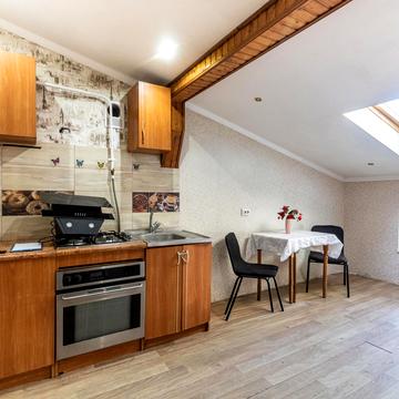 Юліана Целевича вул., 4