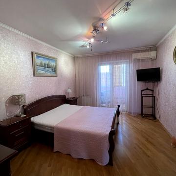 Героїв Дніпра вул., 42