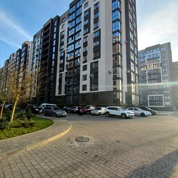 Героїв Миколаєва вул., (Будинок 5)