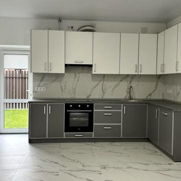 Вишнева вул.