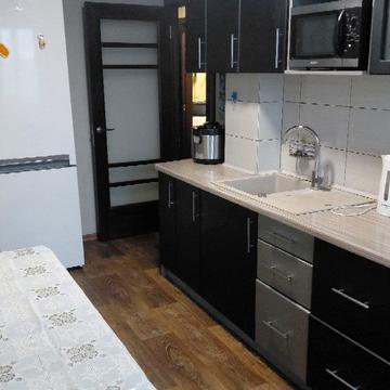 Героїв просп., 50