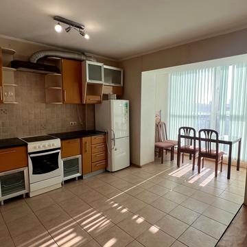 Захисників України вул. (1-го Травня), 19