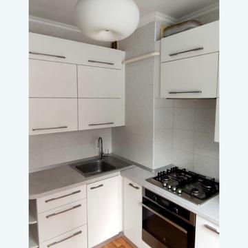 Академіка Корольова вул., 88