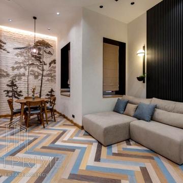 Михайлівська вул., 6